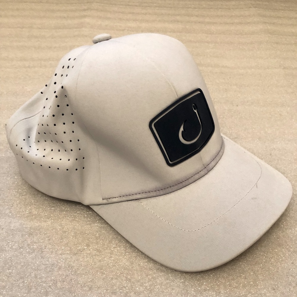 NWOT AVID White Baseball Hat